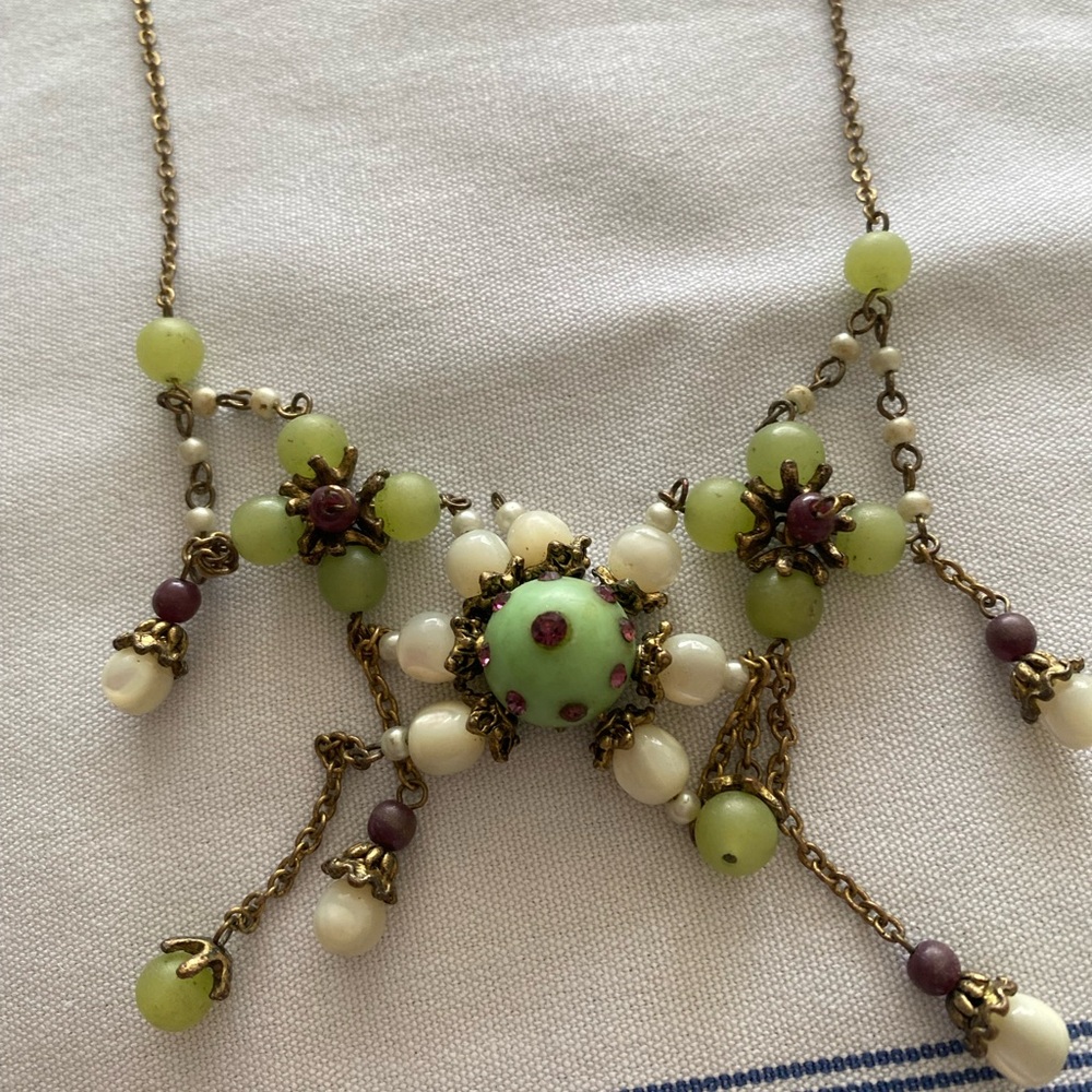 Green cream necklace
